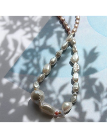 STINE A - CHUNKY GLAMOUR PEARL NECKLACE - WHITE & ROSE STINE A - CHUNKY GLAMOUR PEARL NECKLACE - WHITE & ROSE