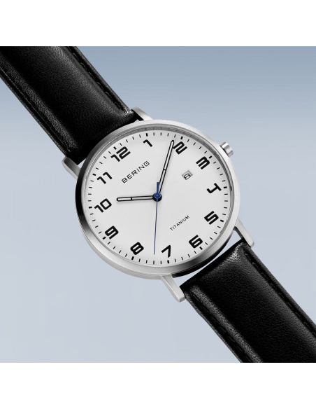 BERING | Titanium | børstet sølv | 18640-404