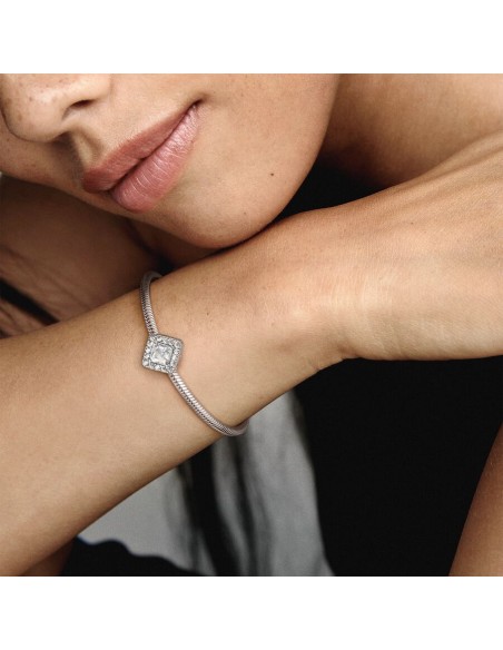 PANDORA | Kvadratisk Funklende Halo Charm