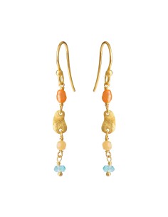 SUSANNE FRIIS BJØRNER | Forgyldt ørebøjle med apatit, gul serpentin, farvet ferskvandsperle ca. 4 cm