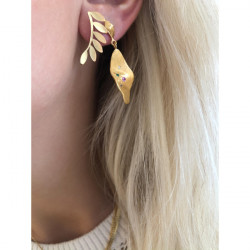 STINE A DANGLING ILE DE L'AMOUR ERRING WITH STONES GOLD 2