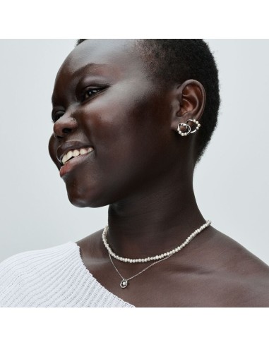 Pandora | Ørestikker med organisk formede cirkler og behandlede ferskvandskulturperler