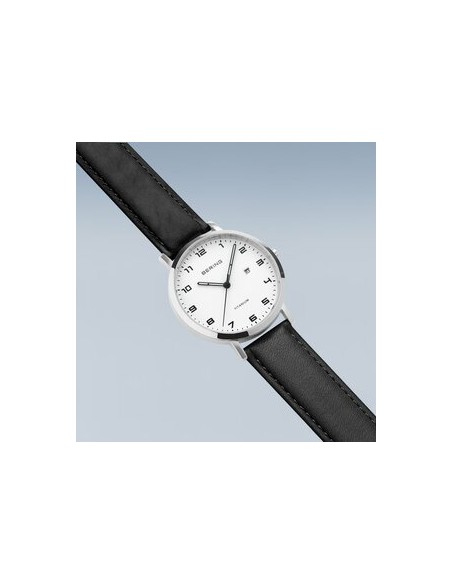 BERING | Unisex Titanium ur med sort læderrem