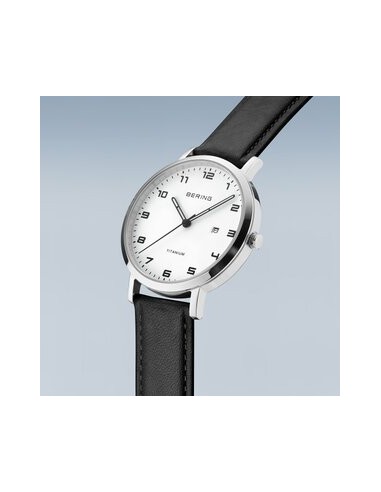 BERING | Unisex Titanium ur med sort læderrem