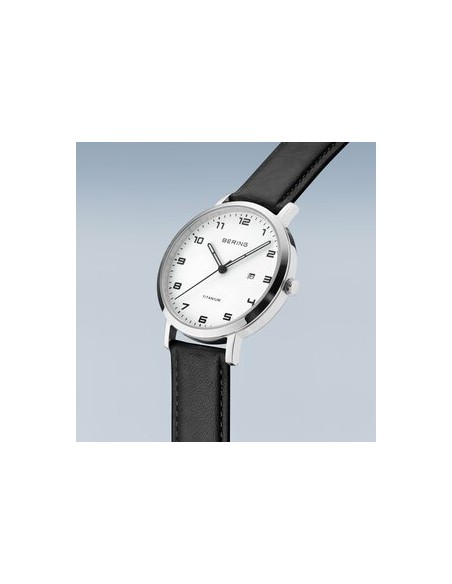BERING | Unisex Titanium ur med sort læderrem