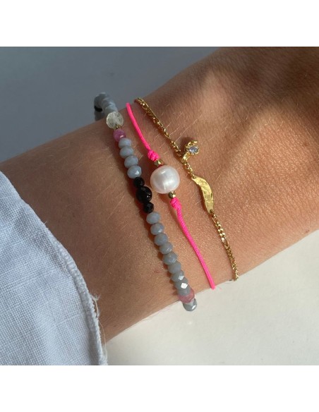 STINE A | BIG PEARL BERRIE BRACELET - NEON PINK RIBBON STINE A | BIG PEARL BERRIE BRACELET - NEON PINK RIBBON