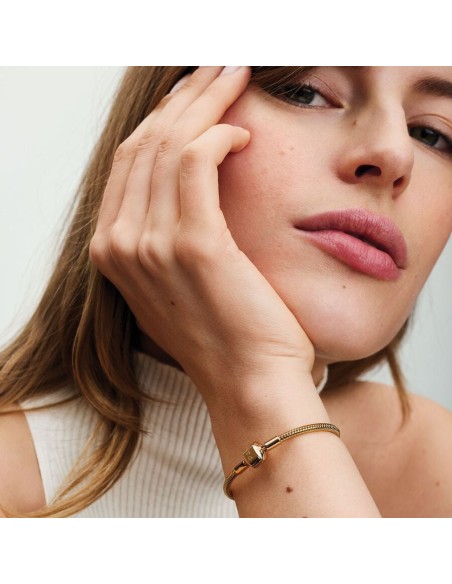 PANDORA Slangekædearmbånd med Tøndelås | Stilfuldt og Sikkert Design PANDORA Slangekædearmbånd med Tøndelås | Stilfuldt og Sikkert Design