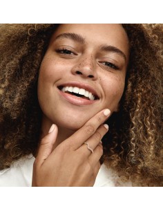 PANDORA Funklende Bølgering | Smuk Ring med Glitrende Detaljer 2