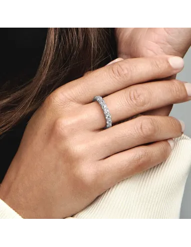 PANDORA | Funklende Række Eternity Ring