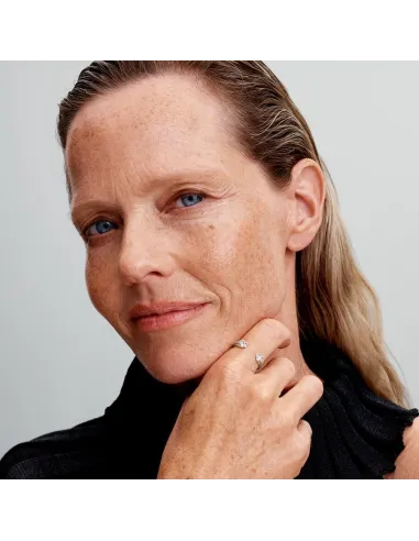 Pandora åben ring med stjerneskud i sterlingsølv, prydet med elegante zirkoner.