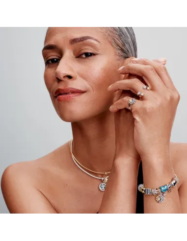 Pandora åben ring med stjerneskud i sterlingsølv, prydet med elegante zirkoner.