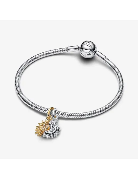 Pandora Todelt Sol & Måne Charm med vedhæng i guldbelagt halvsol og halvmåne