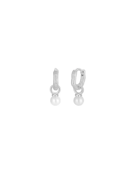 Asteria Earrings – klik-creoler med skalperle, inspireret af havets bølger. Asteria Earrings – klik-creoler med skalperle, inspireret af havets bølger.