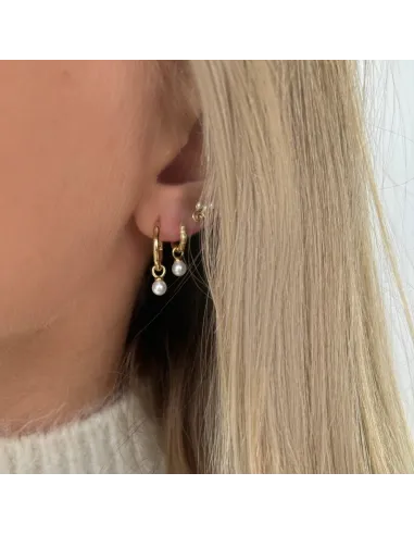 Sidra Petite Studs – små ørestikker med tre skalperler fra Tides kollektionen.