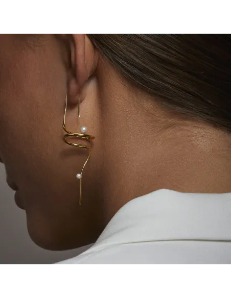 Ocean Spiral 01 ørering – 18K guldbelagt sølv, zirkonia og ferskvandsperler