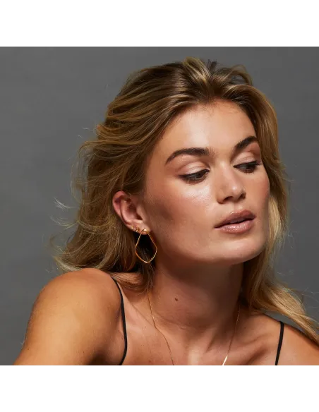 Grace Earstud 24 – 18K guldbelagt sølvørestik, 8 mm, inspireret af Grace Kelly