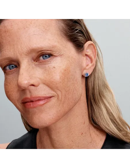 Funklende Kvadratiske Blå Halo Ørestikker – Sterlingsølv med blå sten Funklende Kvadratiske Blå Halo Ørestikker – Sterlingsølv med blå sten