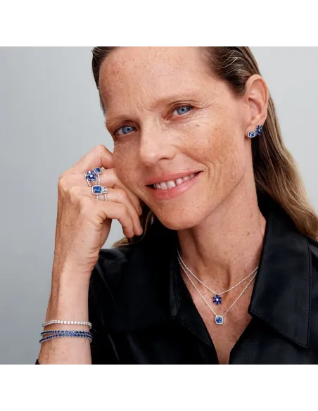 Funklende Kvadratiske Blå Halo Ørestikker – Sterlingsølv med blå sten Funklende Kvadratiske Blå Halo Ørestikker – Sterlingsølv med blå sten