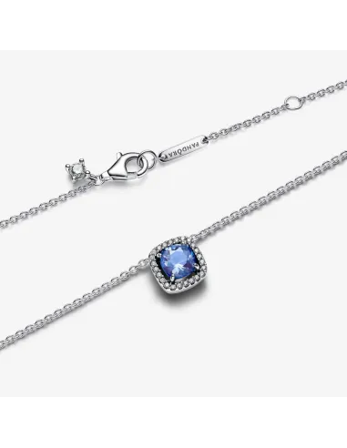 Funklende Firkantet Blå Halo Halskæde med Vedhæng – med blå krystal og pavé