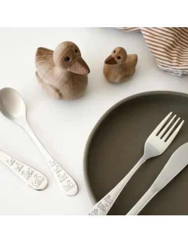 Træfigur, And med Ælling 8/5 cm – Håndlavet træfigur fra NOA,