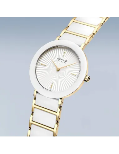 BERING Classic Ur – Poleret guld, rustfrit stål med keramiske links.