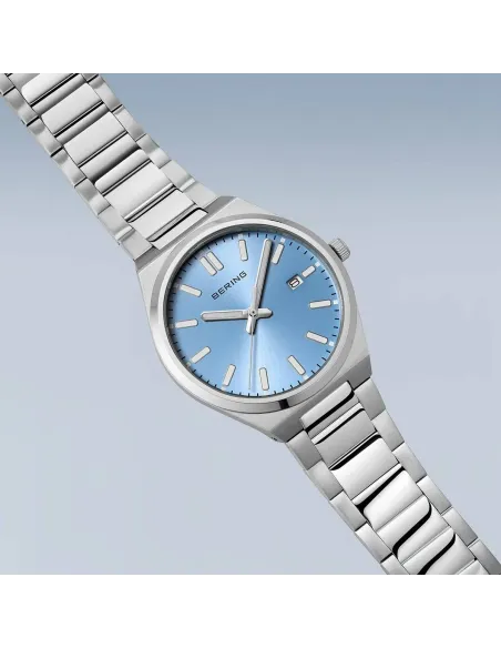 BERING Classic Ur – Poleret sølv, blå urskive.