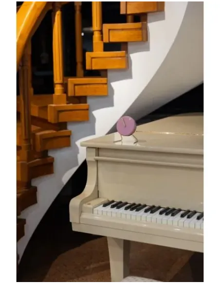 PICTO bordur i Flamingo Pink – ikonisk minimalistisk design og funktion. PICTO bordur i Flamingo Pink – ikonisk minimalistisk design og funktion.