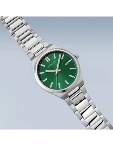 BERING Classic Ur – Poleret sølv, blå urskive.