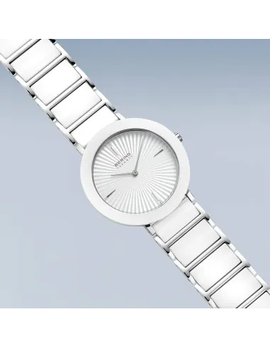 BERING Classic Ur – Poleret guld, rustfrit stål med keramiske links.