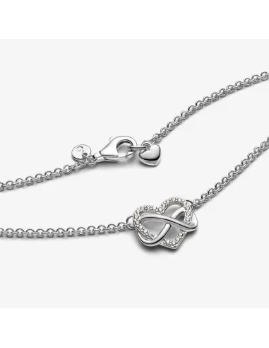 Funklende Firkantet Blå Halo Halskæde med Vedhæng – med blå krystal og pavé