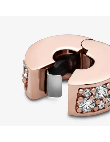 Funklende Krydsende Stjerne Charm – Sterlingsølv og 14 kt. guldbelægning med pavé Funklende Krydsende Stjerne Charm – Sterlingsølv og 14 kt. guldbelægning med pavé