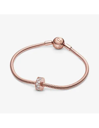 Funklende Krydsende Stjerne Charm – Sterlingsølv og 14 kt. guldbelægning med pavé