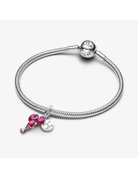 Pandora Lysende Engel Charm i sterlingsølv med funklende sten og stjernevedhæng. Pandora Lysende Engel Charm i sterlingsølv med funklende sten og stjernevedhæng.