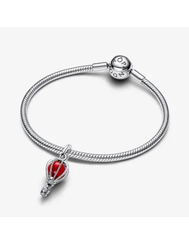 Pandora Lysende Engel Charm i sterlingsølv med funklende sten og stjernevedhæng.