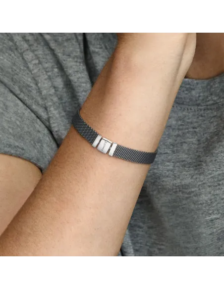 Funklende Krydsende Stjerne Charm – Sterlingsølv og 14 kt. guldbelægning med pavé Funklende Krydsende Stjerne Charm – Sterlingsølv og 14 kt. guldbelægning med pavé