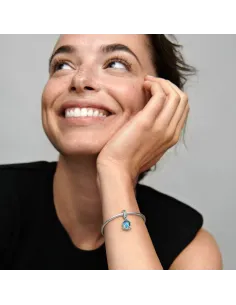 Pandora Lysende Engel Charm i sterlingsølv med funklende sten og stjernevedhæng. 2