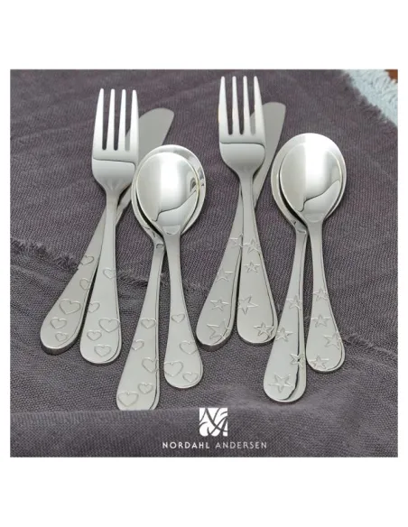 NOA KIDS | Rustfrit stål bestik m. stjerner NOA KIDS | Rustfrit stål bestik m. stjerner