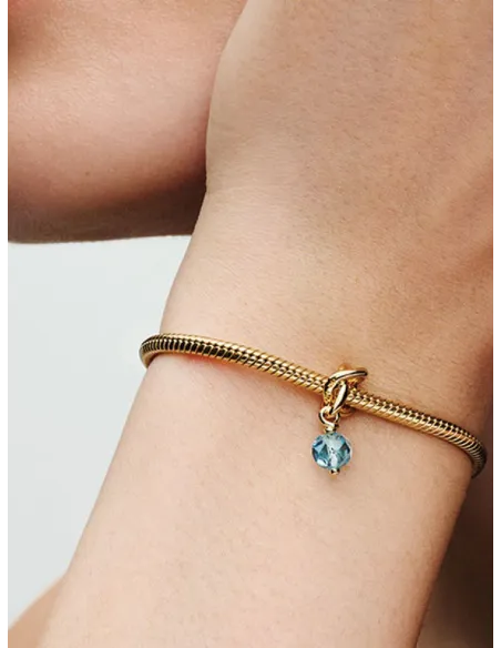 PANDORA | Marts Facetteret Havblå Evighedscirkel Charm med vedhæng 14 kt. guldbelægning