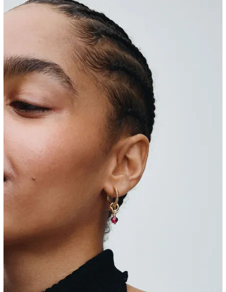 PANDORA | Juli Facetteret Dybrød Evighedscirkel Charm med vedhæng 14 kt. guldbelægning PANDORA | Juli Facetteret Dybrød Evighedscirkel Charm med vedhæng 14 kt. guldbelægning