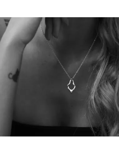 Rå halskæde i unik form – Signe Kragh design