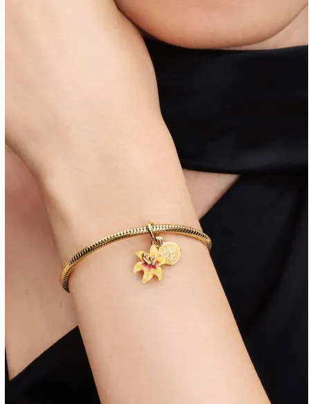 PANDORA | Disney Selvlysende Sammenfiltret Natlys Charm 14 kt. guldbelægning PANDORA | Disney Selvlysende Sammenfiltret Natlys Charm 14 kt. guldbelægning