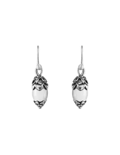 Fremstillet i oxideret sterlingsølv, giver øreringene en dyb, karakteristisk patina