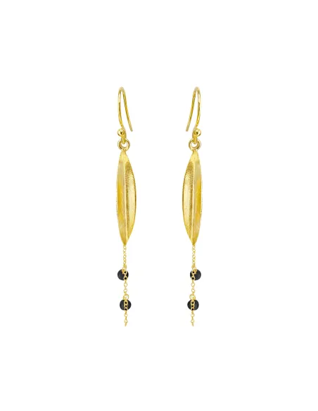 SUSANNE FRIIS BJØRNER | Ørering (bøjle), forgyldt sølv, bukket blad med kæde stykke og sort spinel ca. 6 cm