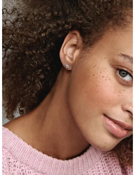 PANDORA | Funklende Asymmetriske Stjerner Ørestikker