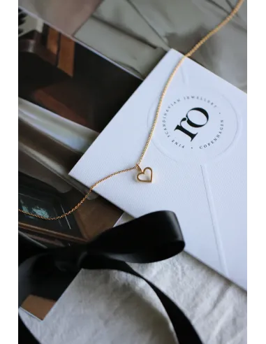 Ro Copenhagen | Symbols Open Heart vedhæng - 18kt Rødguld