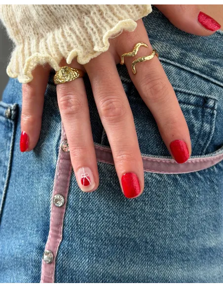 Lorien Ring – unik ring med ferskvandsperle og bølget design fra Tides.