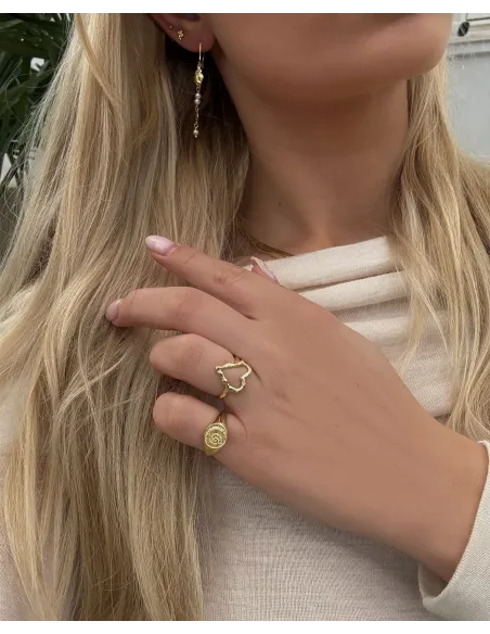 Lorien Ring – unik ring med ferskvandsperle og bølget design fra Tides.