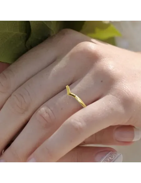 JAN JØRGENSEN | V-Aligned guld ring