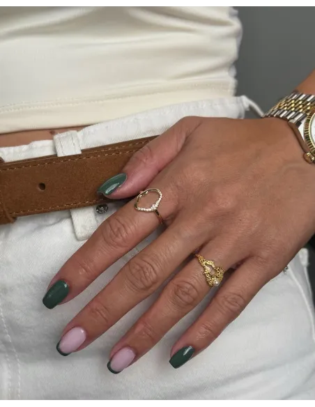 Lorien Ring – unik ring med ferskvandsperle og bølget design fra Tides.