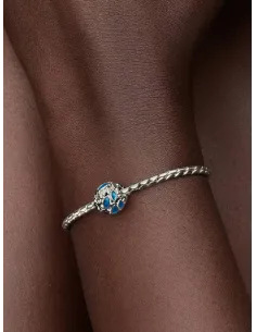 PANDORA Funklende Pavé Tredobbelt Række Charm | Glimtende Elegance 2
